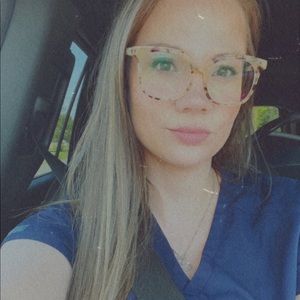 Meet your Posher, Macie